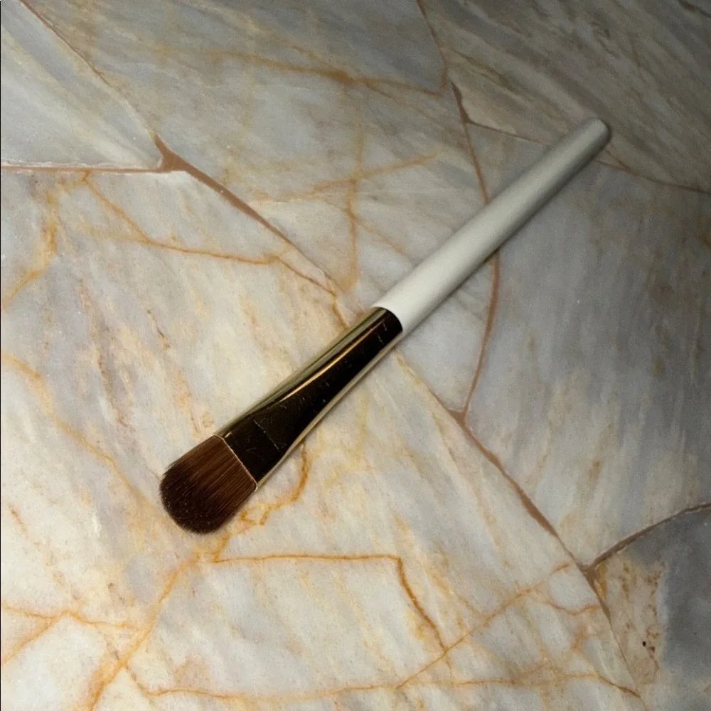 Flat Eyeshadow Brush White Handle Gold Ferrule Synthetic Bristles Lid‎ Shader